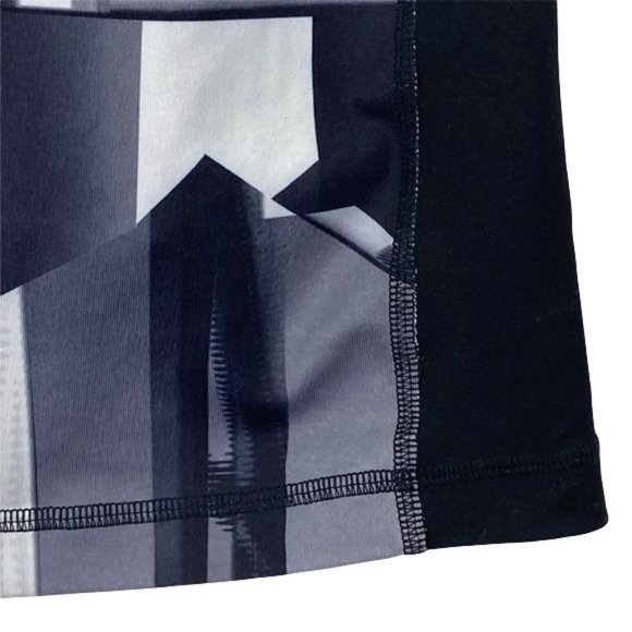 Alo Yoga black tank top and geometric design Woman - Picture 5 of 15